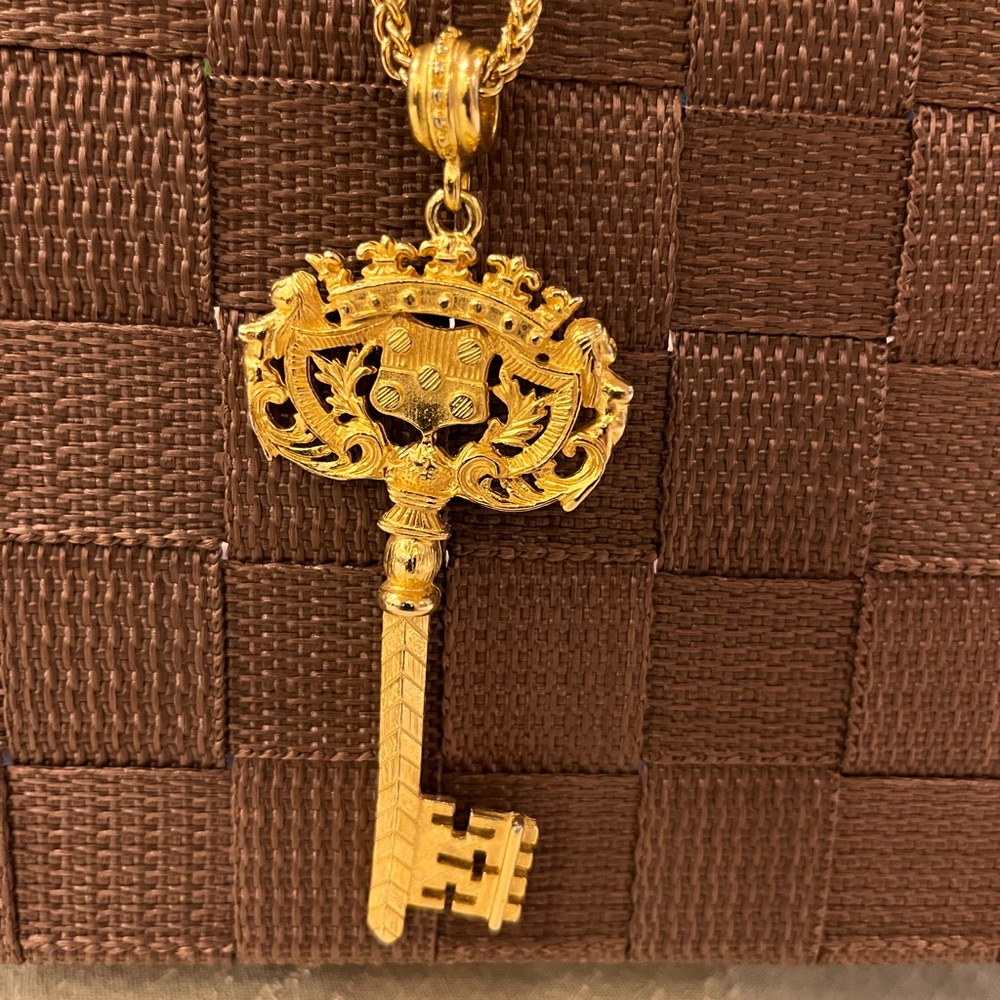 Ben-Amun Key Charm Pendant Necklace - Picture 4 of 16